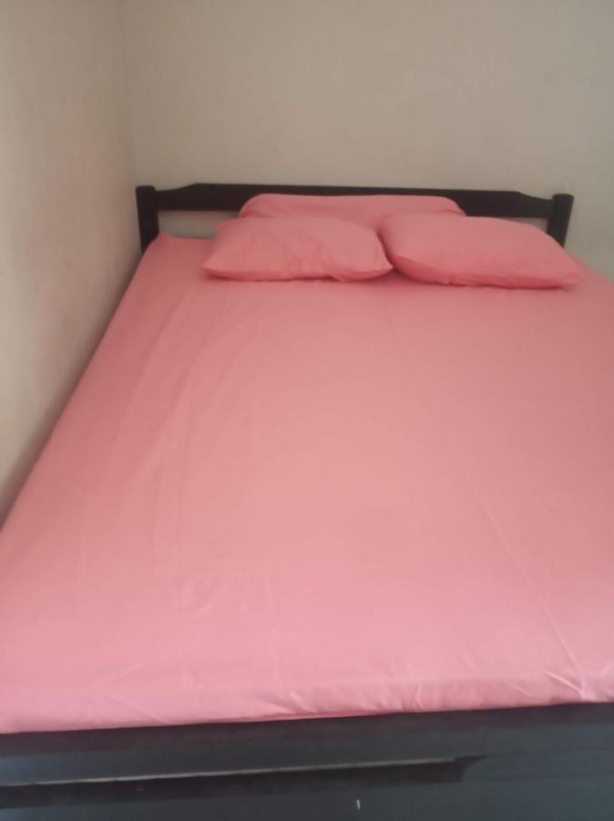 Kost Backpacker Hotell Sidoarjo Eksteriør bilde