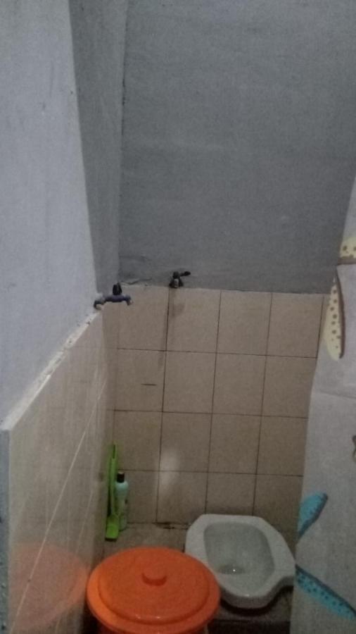 Kost Backpacker Hotell Sidoarjo Eksteriør bilde