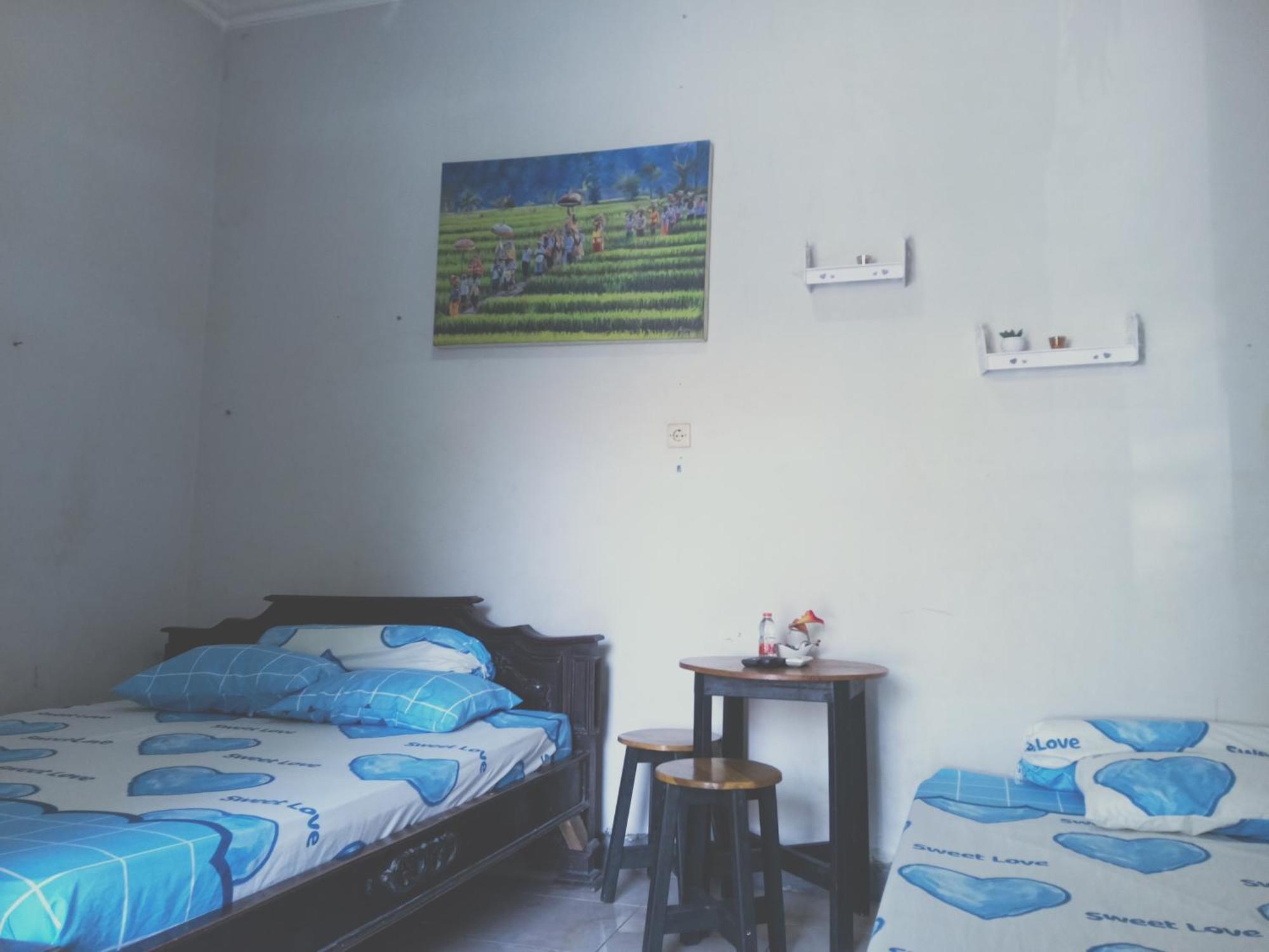 Kost Backpacker Hotell Sidoarjo Eksteriør bilde