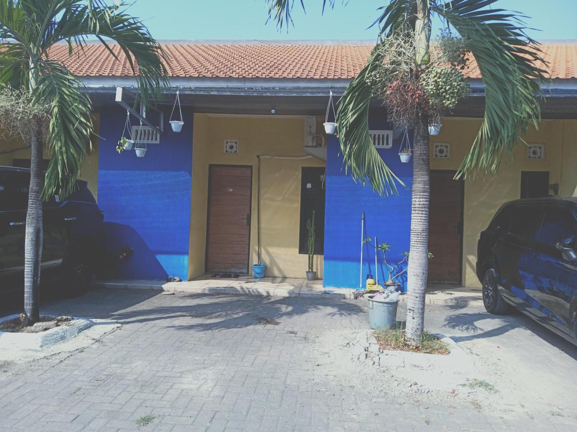 Kost Backpacker Hotell Sidoarjo Eksteriør bilde
