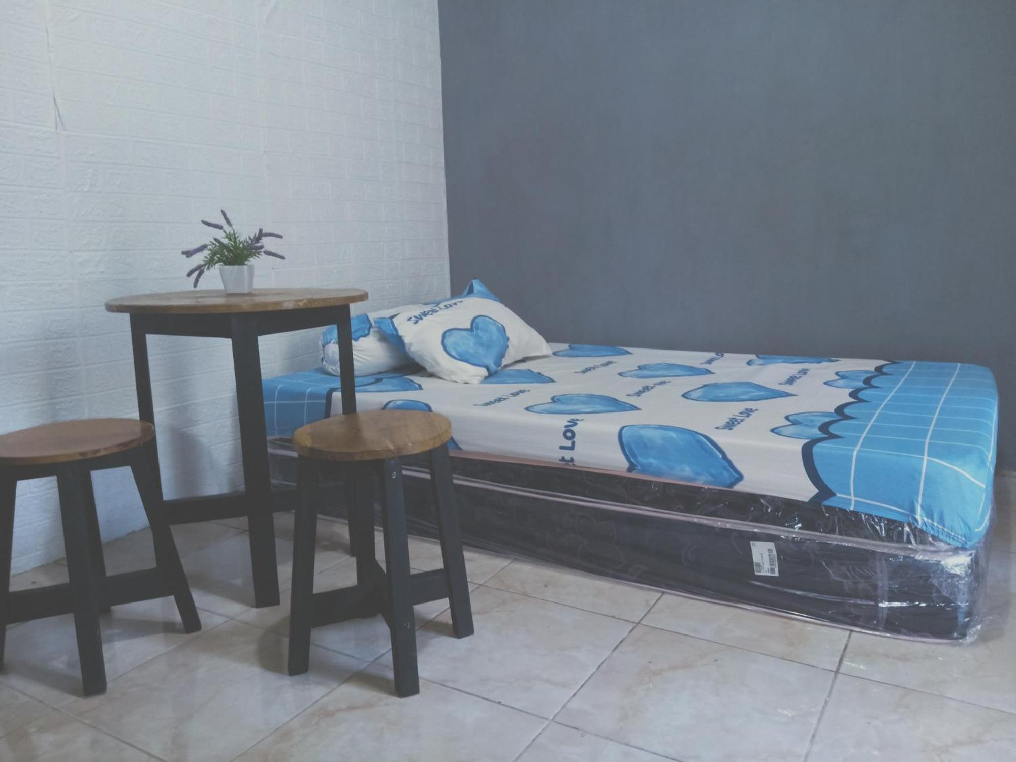 Kost Backpacker Hotell Sidoarjo Eksteriør bilde